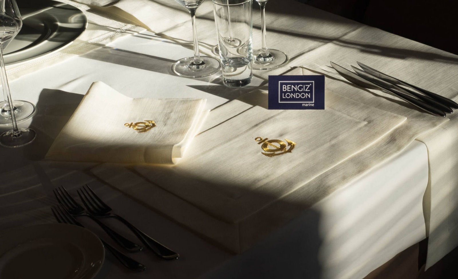 Elegant table setting with luxury linen – Bengiz London - 